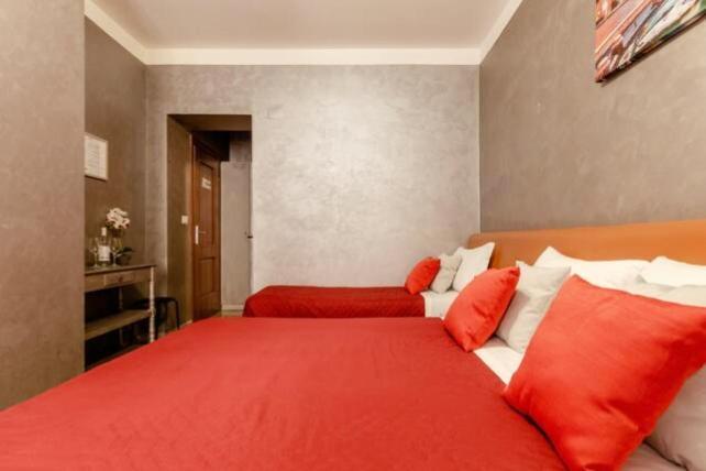 Apartamento 4-Bdr Apt Among Colosseum&Termini 10-People Roma Exterior foto